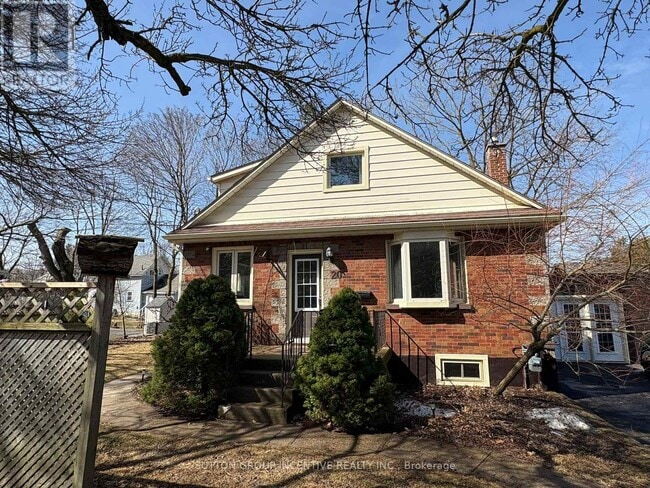 property at 20 Bayview Dr