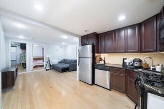 162 Steuben St in Jersey City, NJ - Building Photo - Building Photo