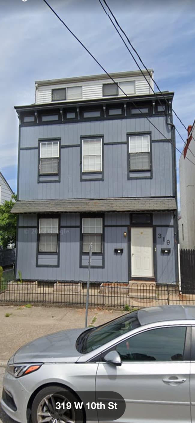 319 W 10th St, Unit 1 in Newport, KY - Foto de edificio - Building Photo