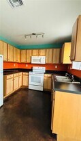 2066 NE 167th St in North Miami Beach, FL - Building Photo