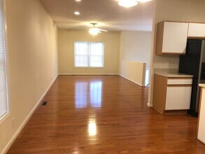 211 Allison Ln in Johnson City, TN - Building Photo - Building Photo