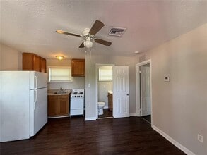 610 S M.L.K. Jr Ave in Clearwater, FL - Building Photo - Building Photo