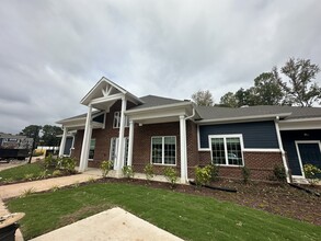 Trails at Twin Lakes in Durham, NC - Building Photo - Building Photo