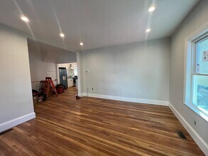 57 Lowell St, Unit 1 in Somerville, MA - Building Photo - Building Photo