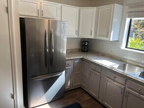 51 Lake Dr in Laurel Park, NC - Building Photo - Building Photo