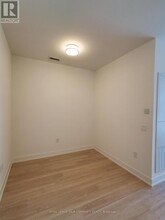 30 Inn On The Pk Dr in Toronto, ON - Building Photo - Building Photo