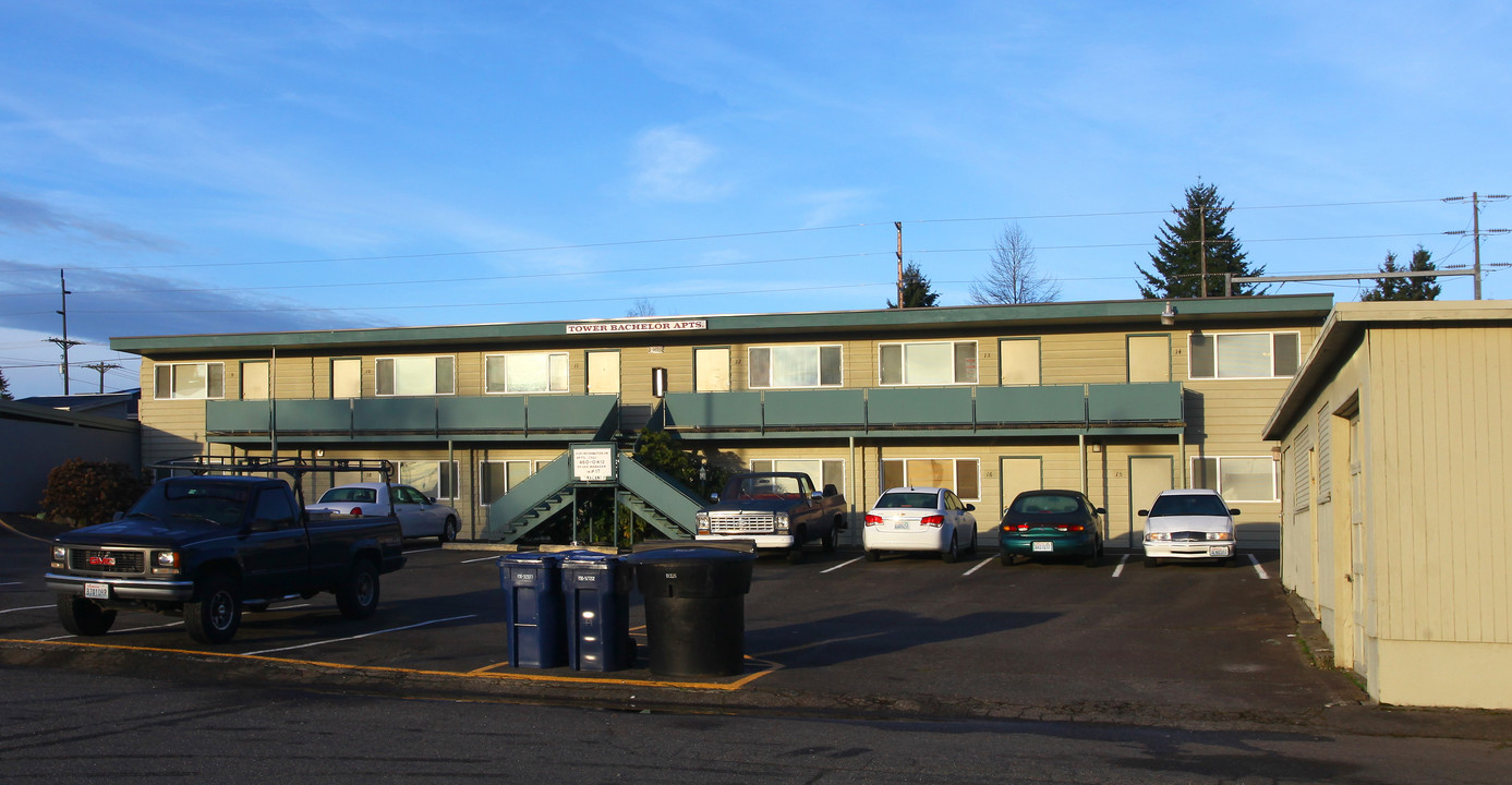 Tower Bachelor Apartments in Tacoma, WA - Building Photo