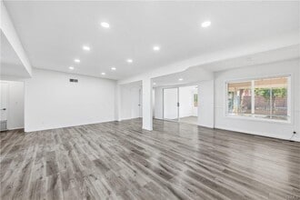 10418 Gothic Ave in Los Angeles, CA - Building Photo - Building Photo