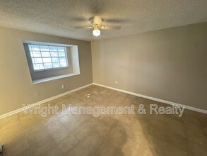 8508 Pinehurst Dr in Tampa, FL - Building Photo - Building Photo