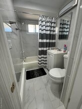 18 Homecrest Ct in Oceanside, NY - Building Photo - Building Photo