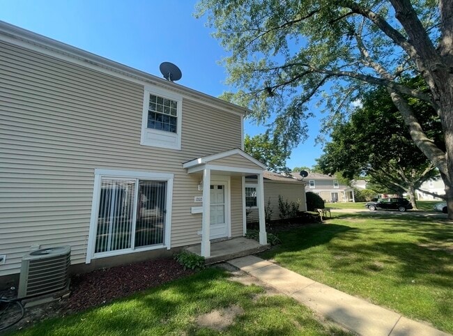 property at 1202 Spur Ct