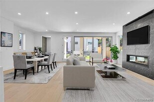 300 S Franklin St in Denver, CO - Building Photo