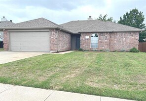 5212 Paulie Dr in Denton, TX - Building Photo
