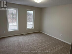 600 White Elm Blvd in Waterloo, ON - Building Photo - Building Photo