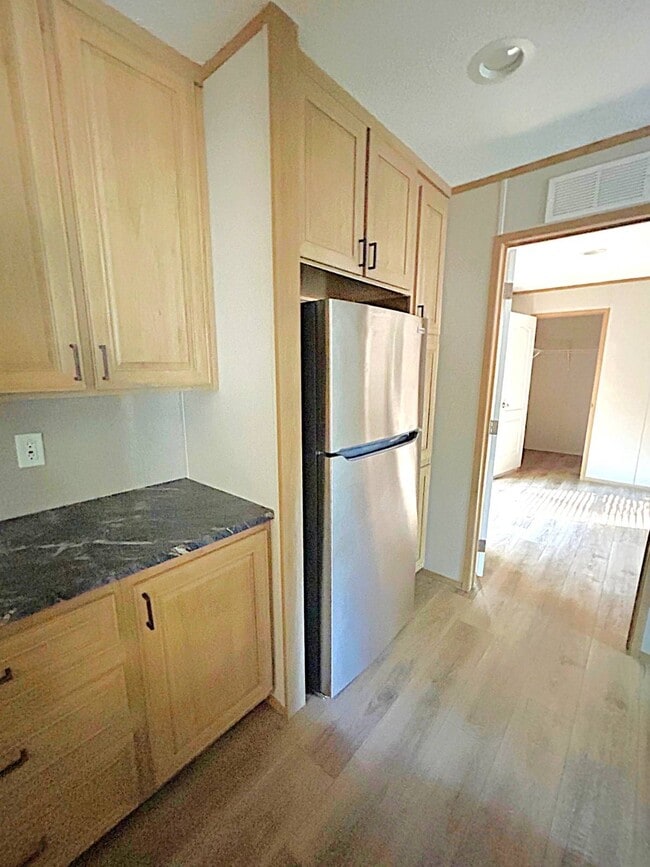 33 Rena Dr in Erie, PA - Building Photo - Building Photo