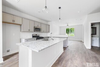 857 S Franklin St, Unit 409 in Wake Forest, NC - Foto de edificio - Building Photo