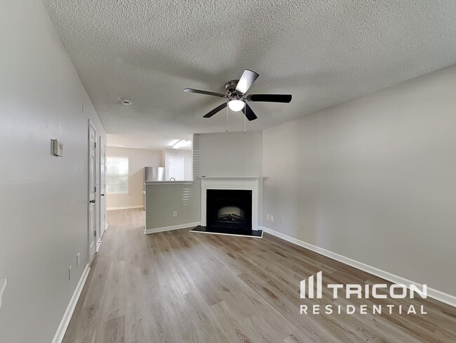 3598 Brookstone Way in Union City, GA - Building Photo - Building Photo