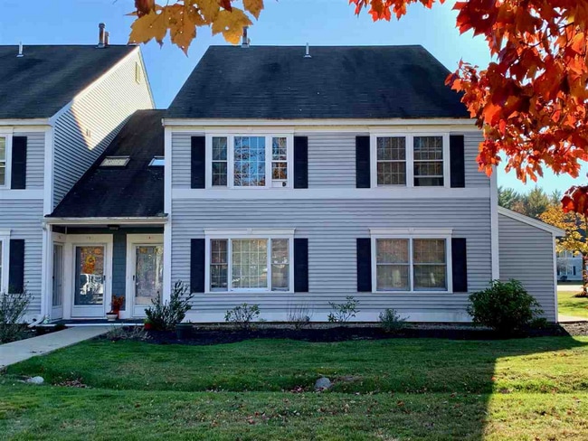 709 Springbrook Cir in Portsmouth, NH - Building Photo - Building Photo