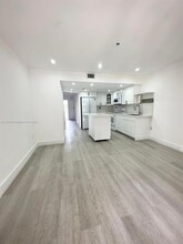 12025 SW 10th St in Miami, FL - Building Photo - Building Photo