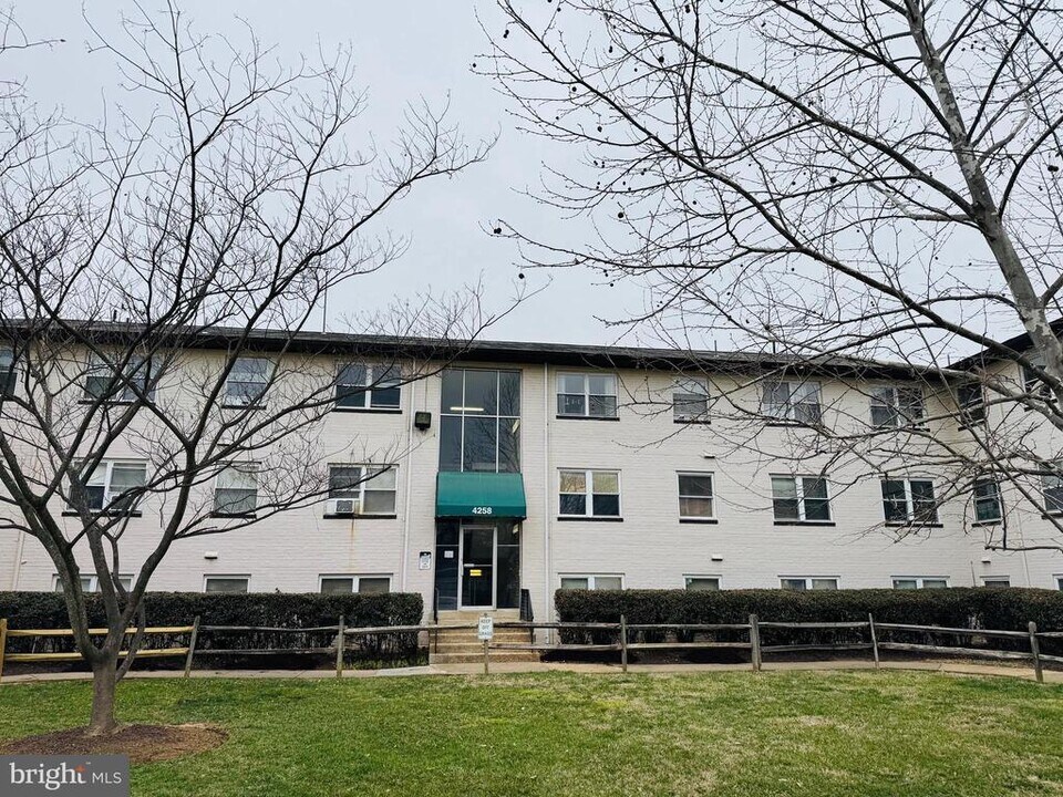 4258 Buckman Rd-Unit -38 in Alexandria, VA - Building Photo