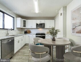 382 Martin St in Philadelphia, PA - Building Photo - Building Photo