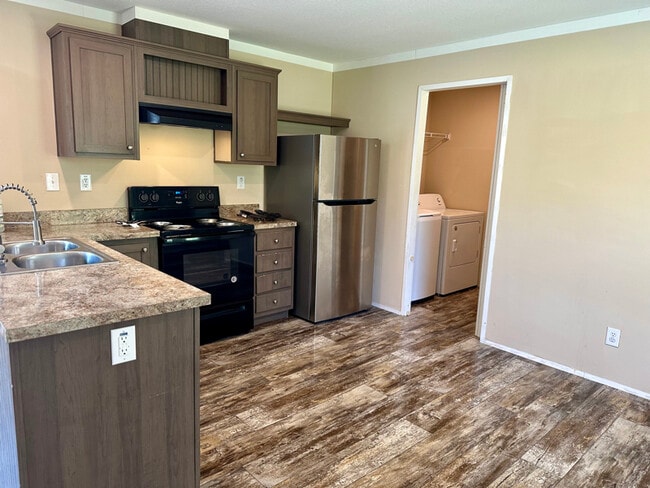 property at 4816 US-441