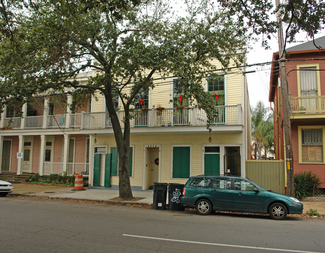 1207 Carondelet St in New Orleans, LA - Building Photo - Building Photo