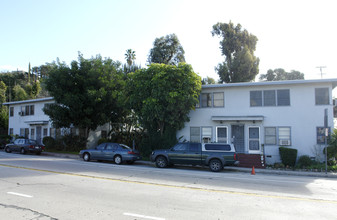 1700-1710 Griffith Park Blvd in Los Angeles, CA - Foto de edificio - Building Photo