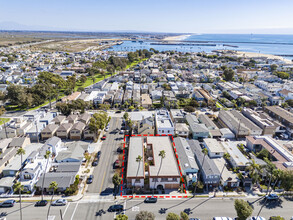 1102 Central Ave in Seal Beach, CA - Building Photo - Building Photo