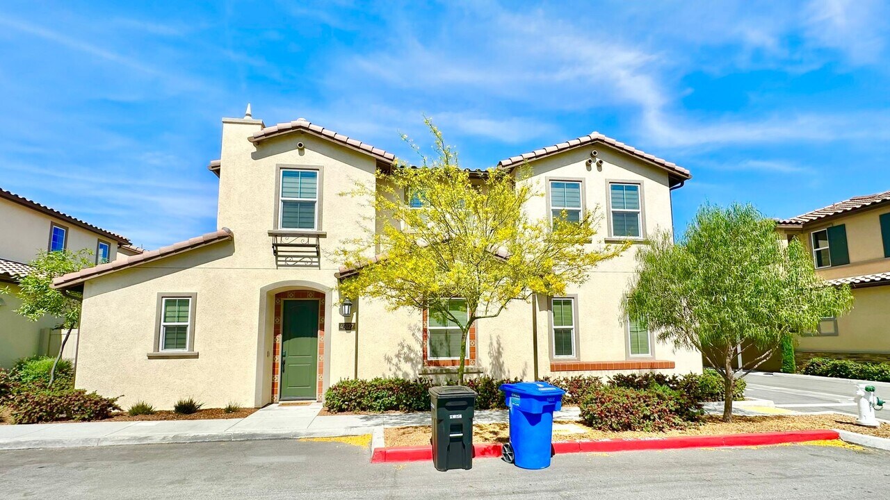 45127 Via Vela in Temecula, CA - Building Photo