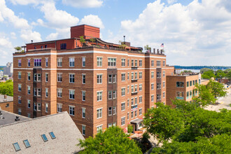 Butler Plaza in Madison, WI - Foto de edificio - Building Photo