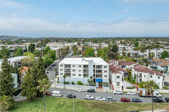 3707 E Livingston Dr in Long Beach, CA - Building Photo - Building Photo