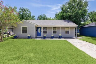 5014 Yellowstone Blvd in Houston, TX - Building Photo