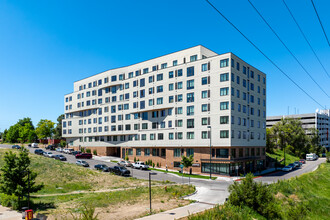 Sheridan Station Apartments in Lakewood, CO - Building Photo - Building Photo