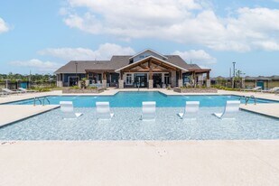 The Oasis at Southpark in Lake Charles, LA - Building Photo