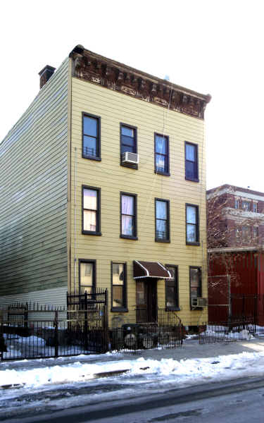 48 Menahan St in Brooklyn, NY - Building Photo