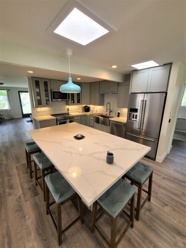 550B Maluniu Ave