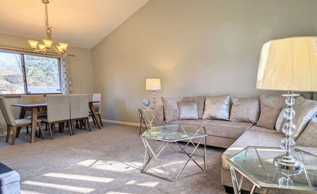 1401 Knoll Dr in Naperville, IL - Building Photo - Building Photo