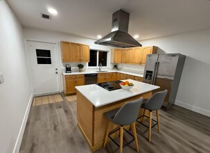 2640 SW 32nd Ct in Miami, FL - Building Photo - Building Photo