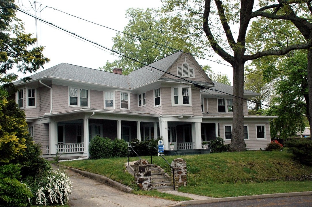 505 Cedar Ave in Allenhurst, NJ - Building Photo