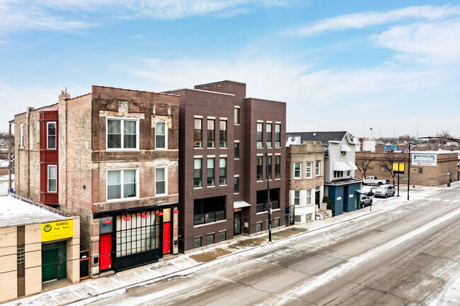 3037 W Belmont Ave in Chicago, IL - Building Photo - Building Photo