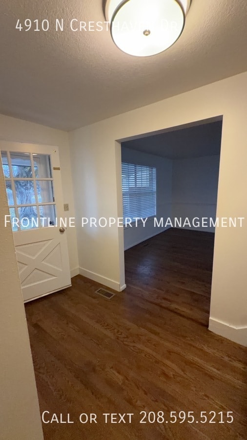 4910 Cresthaven Dr in Boise, ID - Building Photo - Building Photo