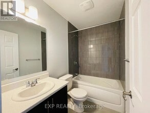 1406 Hemlock Rd in Ottawa, ON - Building Photo - Building Photo