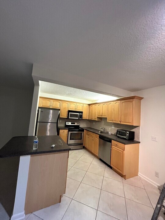 72 Normandy Trail in Delray Beach, FL - Foto de edificio