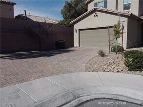 9092 Jade Vine Ave in Las Vegas, NV - Building Photo - Building Photo