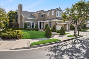 15 Jupiter Hills Dr in Newport Beach, CA - Building Photo