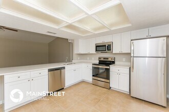 1308 Piney Branch Cir in Valrico, FL - Building Photo - Building Photo
