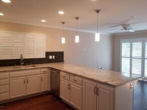 2263 Portola Ln in Westlake Village, CA - Building Photo - Building Photo