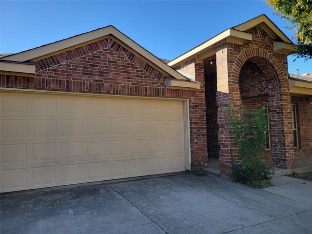 529 Partridge Dr in Aubrey, TX - Building Photo