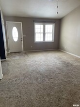 4514 Castle Pines Dr in Springfield, IL - Building Photo - Building Photo